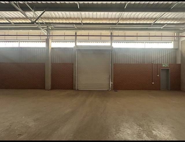 869M² WAREHOUSE TO LET IN CLAYVILLE
